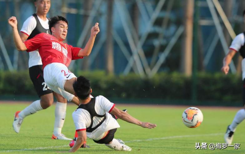 新疆足球天才球员,广州恒大球员帕尔曼江