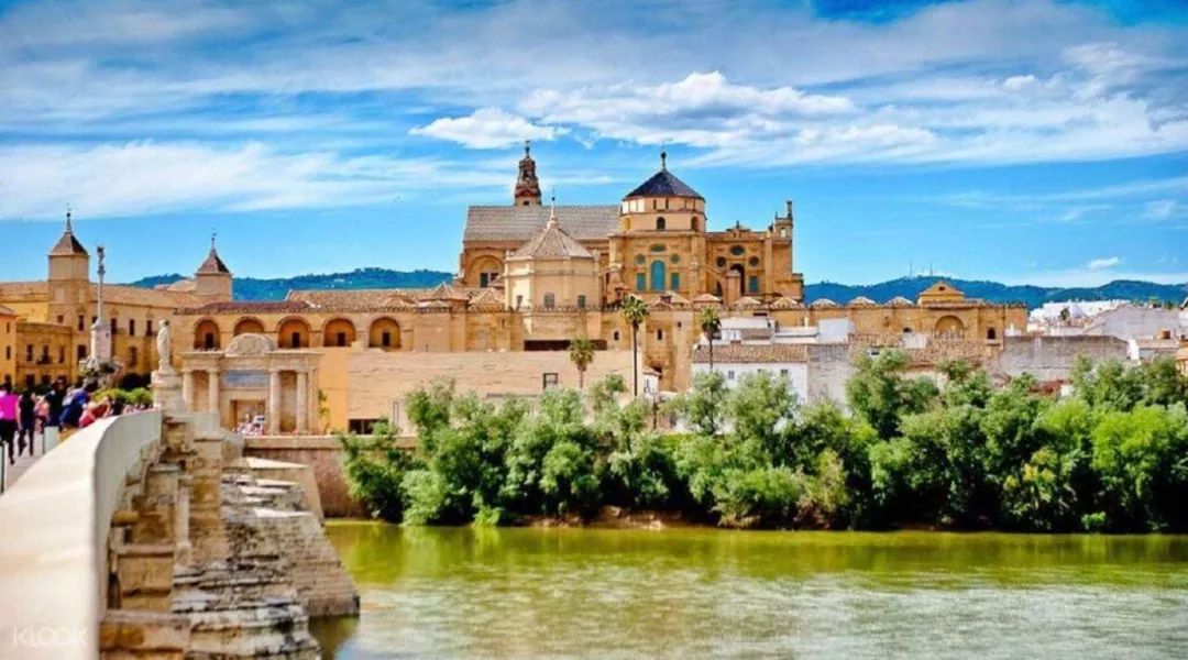 西班牙王国国旗,西班牙王国怎么形成的