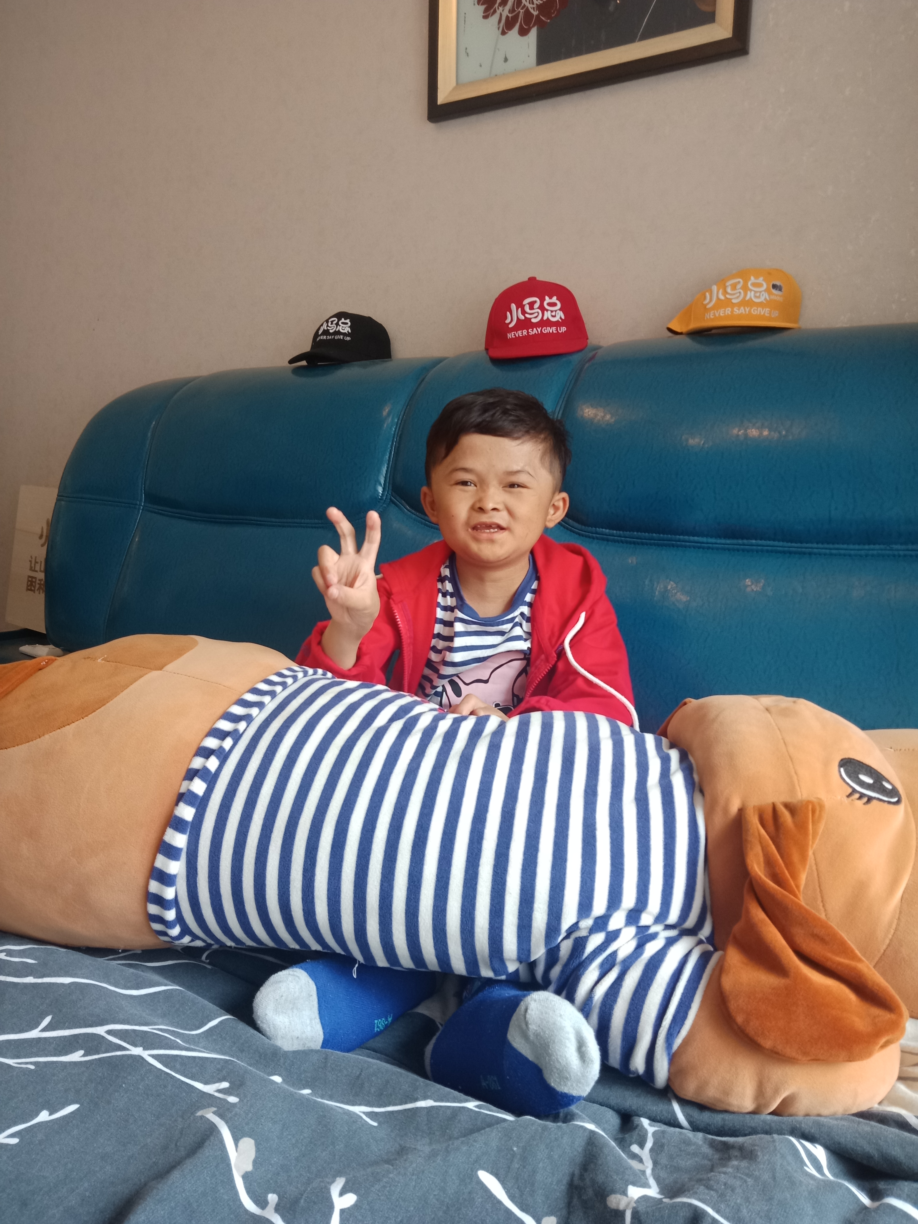 当上“总裁”的“小马云”：石家庄上学，专职保姆照顾，司机接送，大老板运作公司，老家破房新装修