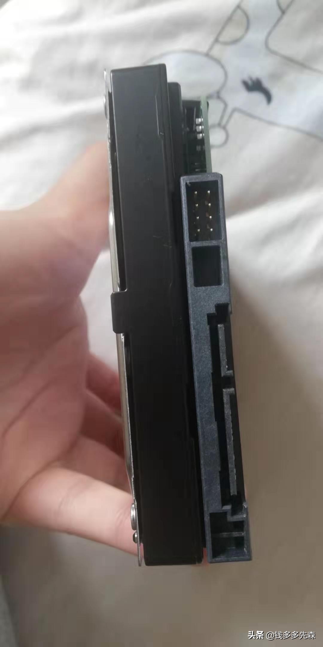 怎么给台式机加装固态硬盘教程,台式机固态硬盘加装硬盘教程