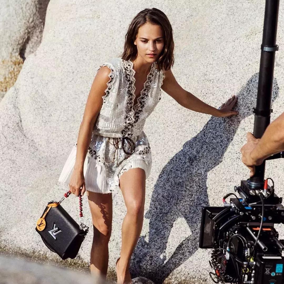 明星们买这个包时，都是“批发”的吗？