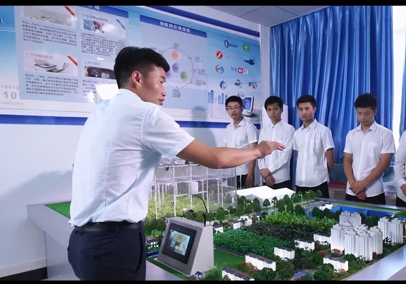 重庆城市职业学院风评,重庆城市职业学院学校简介