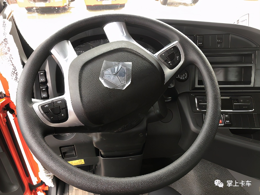 重汽汕德卡g5s6.8米货车,重汽汕德卡g5载货车