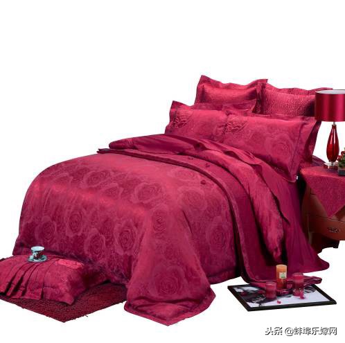 结婚时准备四件套还是八件套？中国红到洋气红只有一步之遥