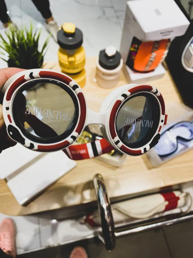 儿童游泳要泳帽吗,宝宝游泳用戴泳帽吗