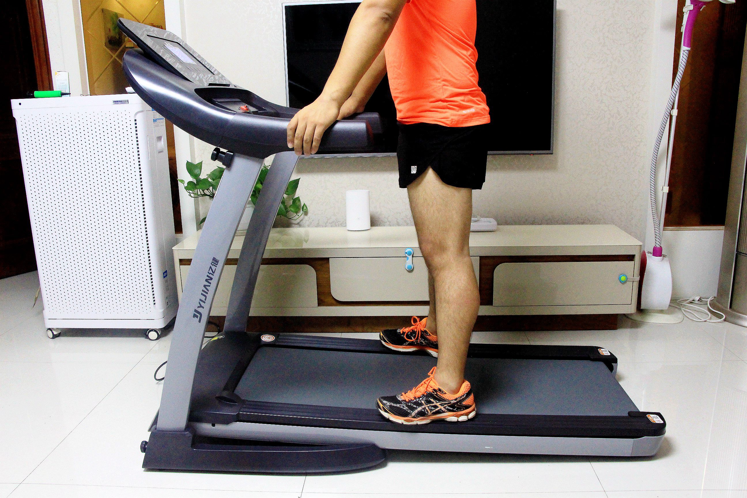 亿健跑步机最新款是哪个型号,亿健智能跑步机m1评测