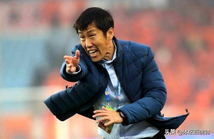 他是国足争议主帅!胜率历史第一却离奇被换,到底什么原因?