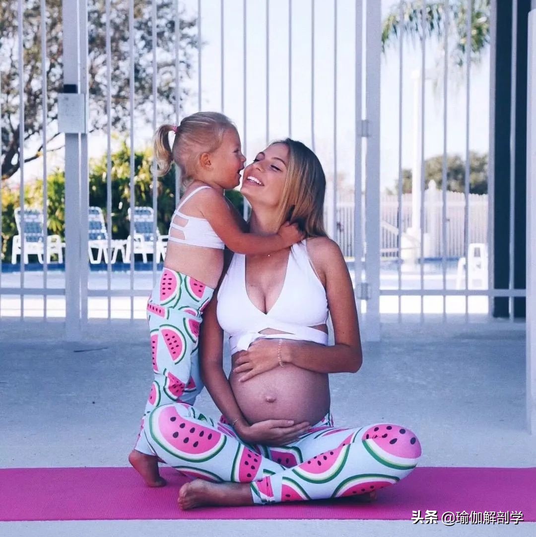 孕期瑜伽全套动作图,孕期瑜伽十张图