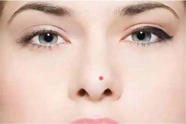 儿童面部不由自主抽动是什么原因,面部两眉之间皮肤抽搐是什么原因