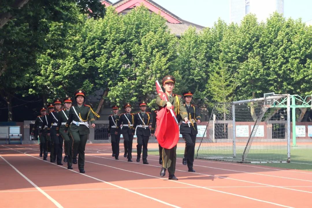 “高光”下的南京十三中换帅