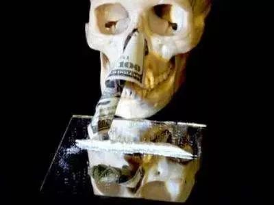 “*粉K**”：由“药”到“毒”的变奏史