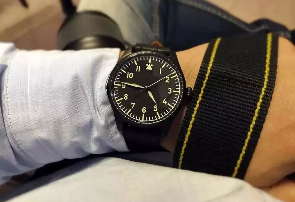 既显白又显气质的手表,通勤必备手表有哪些型号