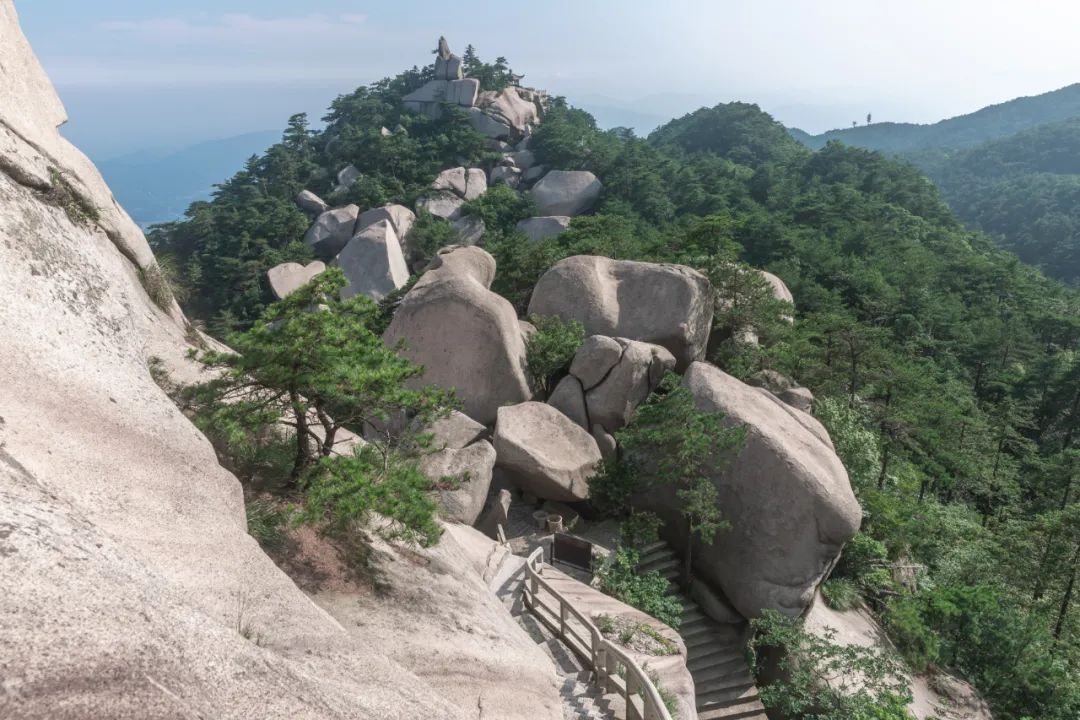 五岳中的南岳位于哪个省,九华山和天柱山哪座更值得游一游