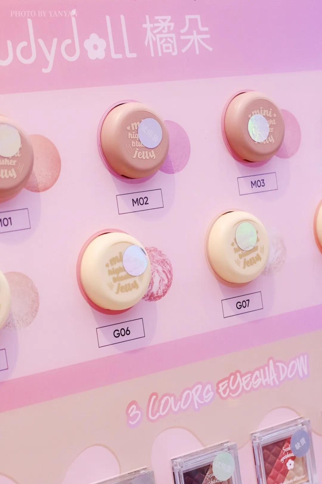 彩妆集合店wowcolour介绍,超大网红彩妆集合店wowcolour大连