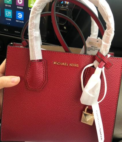 mk包包中什么款式最好看,mk包包和小mk的区别