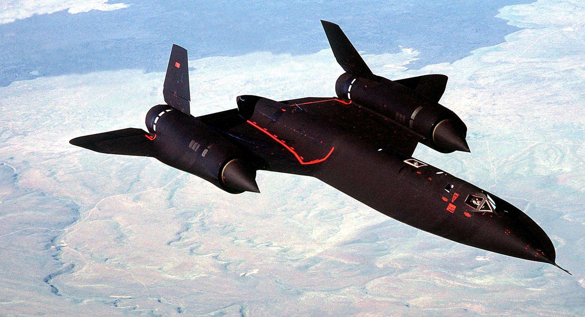 黑鸟侦察机比较全球鹰侦察机,全球鹰无人机能排第一吗