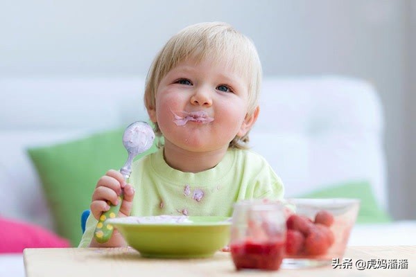 宝宝舌苔白且厚是什么原因？怎么解决？