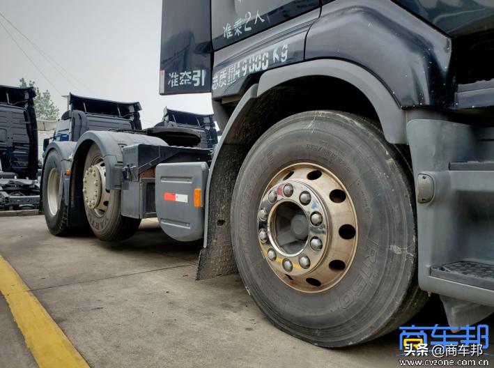 全球十大重卡牵引车排名,新款霸龙重卡牵引车