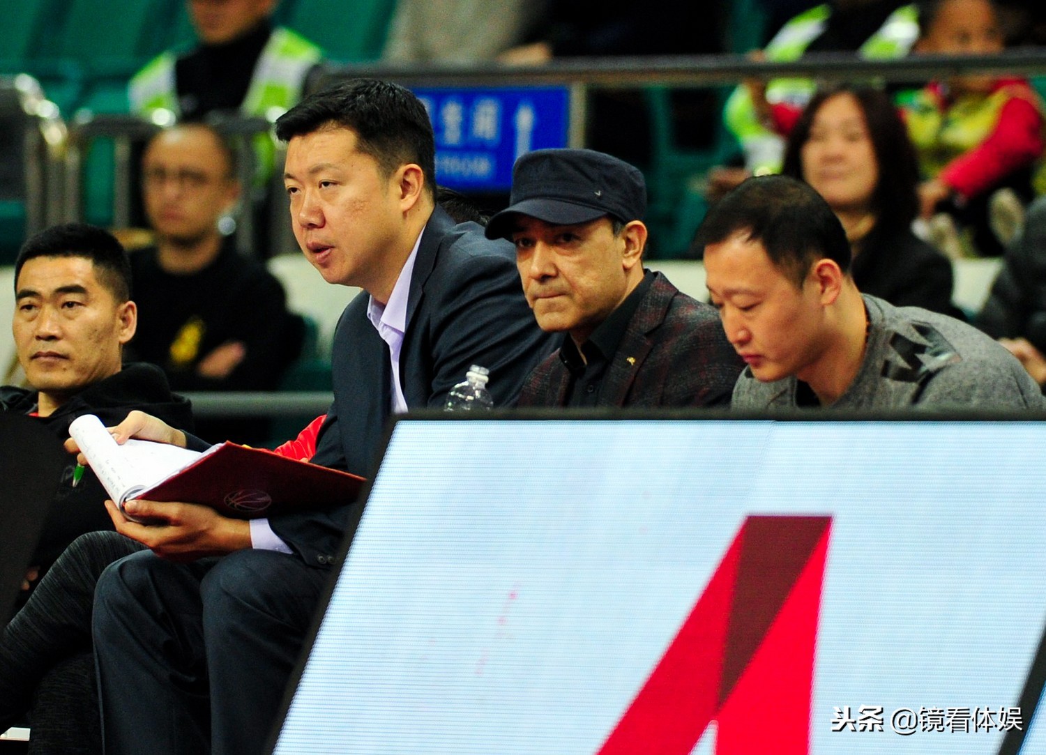 鐜嬮湝閲岀毊,閲岀毊涓轰腑鍥借冻鐞冪暀涓嬬殑韬奖