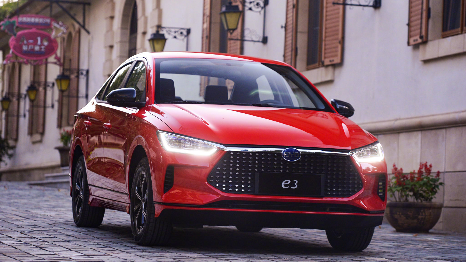 本田crv混动与rav4荣放混动哪个好,rav4混动版上市