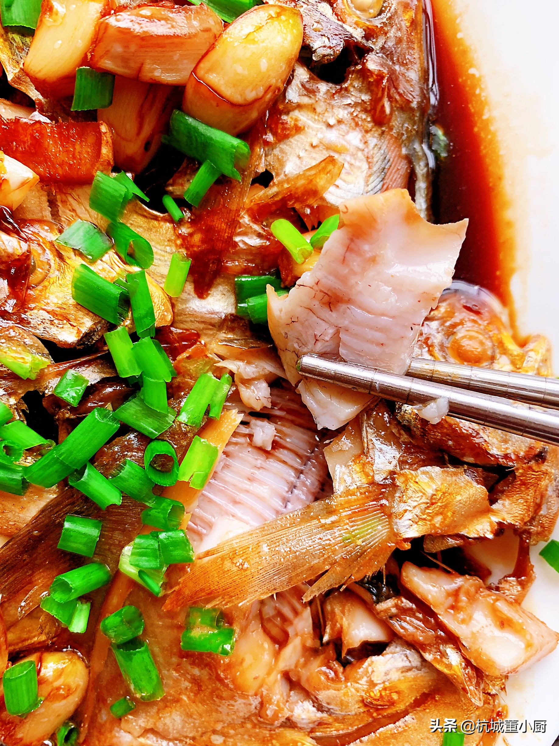 大厨红烧鲳鱼最正宗的做法,蒜子鲳鱼