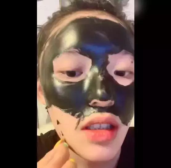 新晋美妆红人林允揭晓肌肤奥秘,美妆博主林允香奈儿