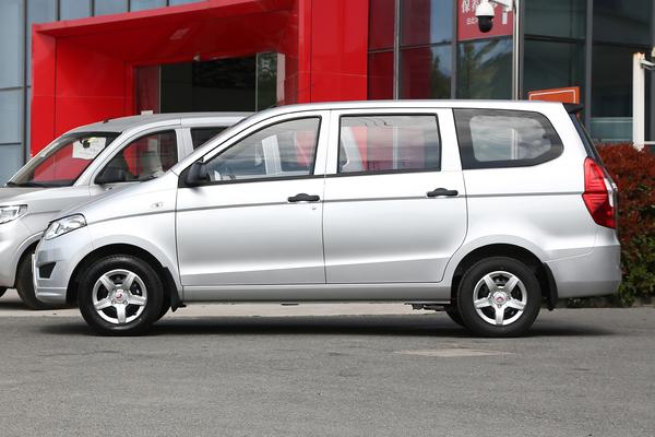 目前五菱宏光最新款多少钱,五菱宏光评价怎么样