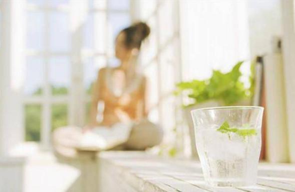 哺乳期经常生气奶水少了该怎么办,哺乳期生气回奶了怎么办啊