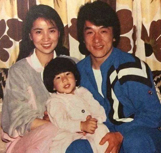 林凤娇30年后,成龙谈林凤娇近况