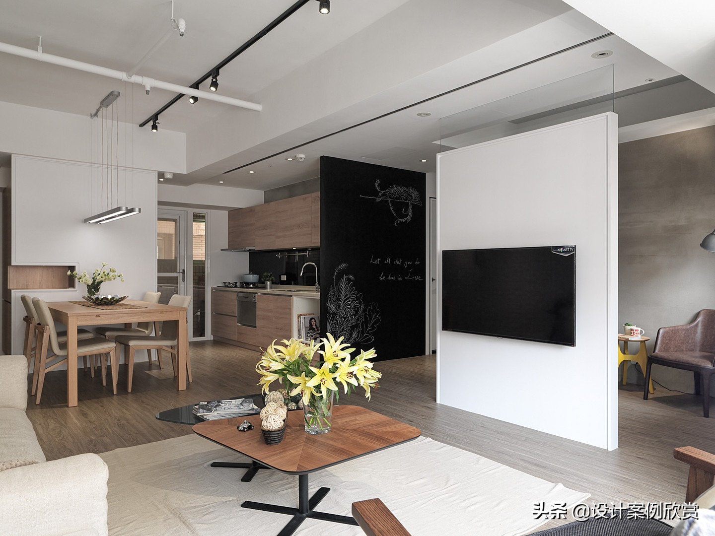 艺术漆电视背景墙效果图现代客厅,现代装修风格客厅沙发背景墙挂画