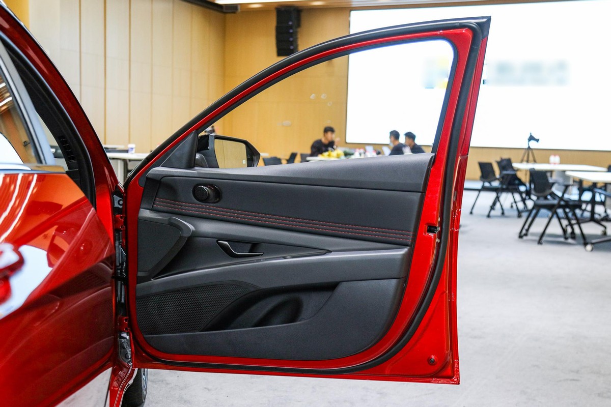 老款伊兰特车里漏水,伊兰特车顶漏水的解决方法