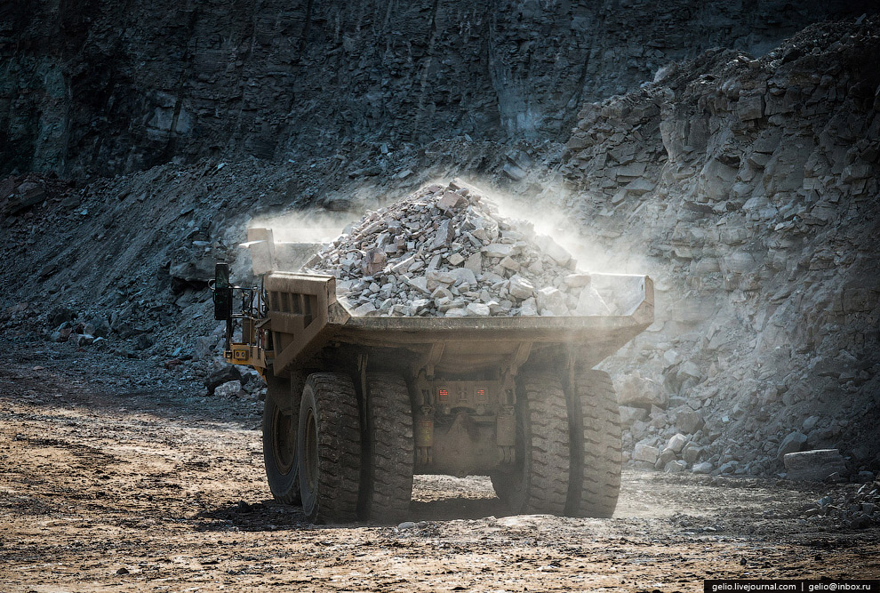 去俄罗斯挖金矿怎么样,真实钻石开采出来的样子