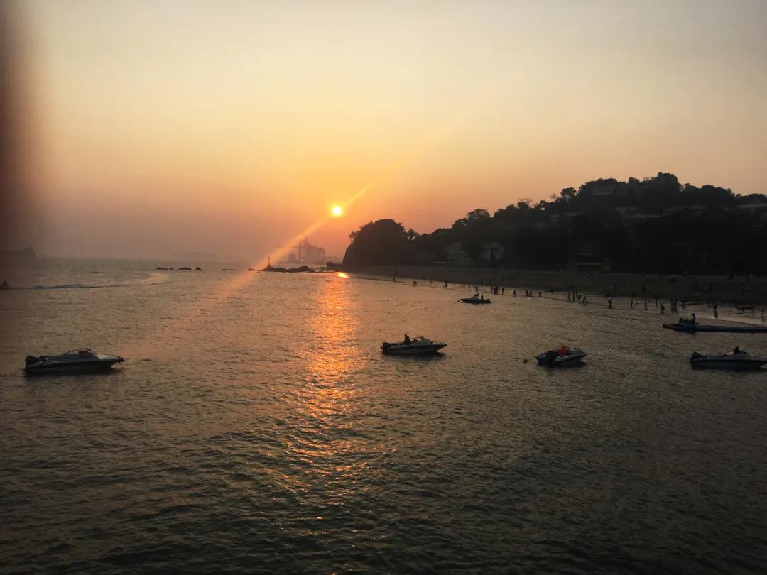 厦门最全旅游攻略！最不推荐吃住在曾厝垵，和农贸集市差不多