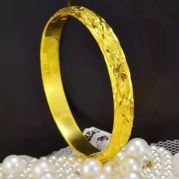 送黄金首饰含义是什么寓意,送金饰有什么寓意