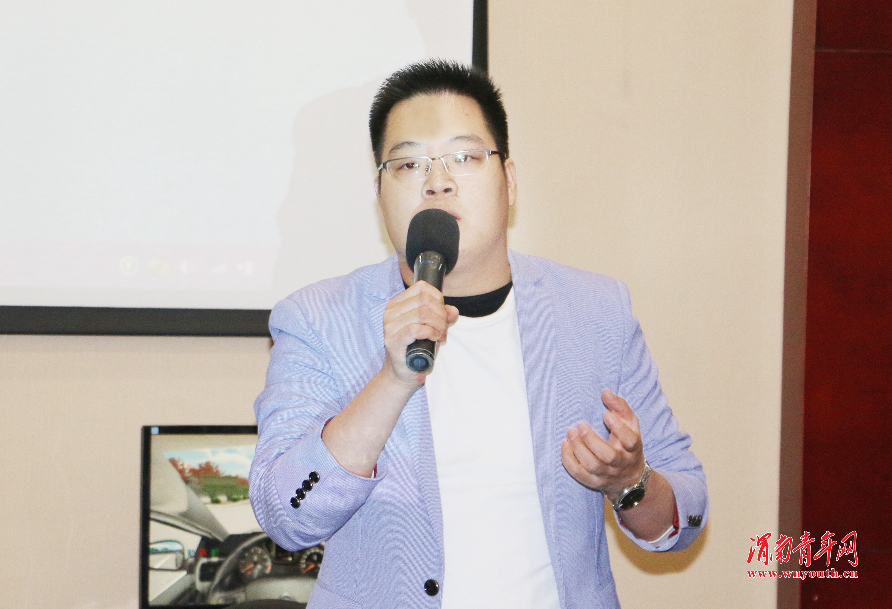 渭南市红旗驾驶培训,红旗驾校渭南