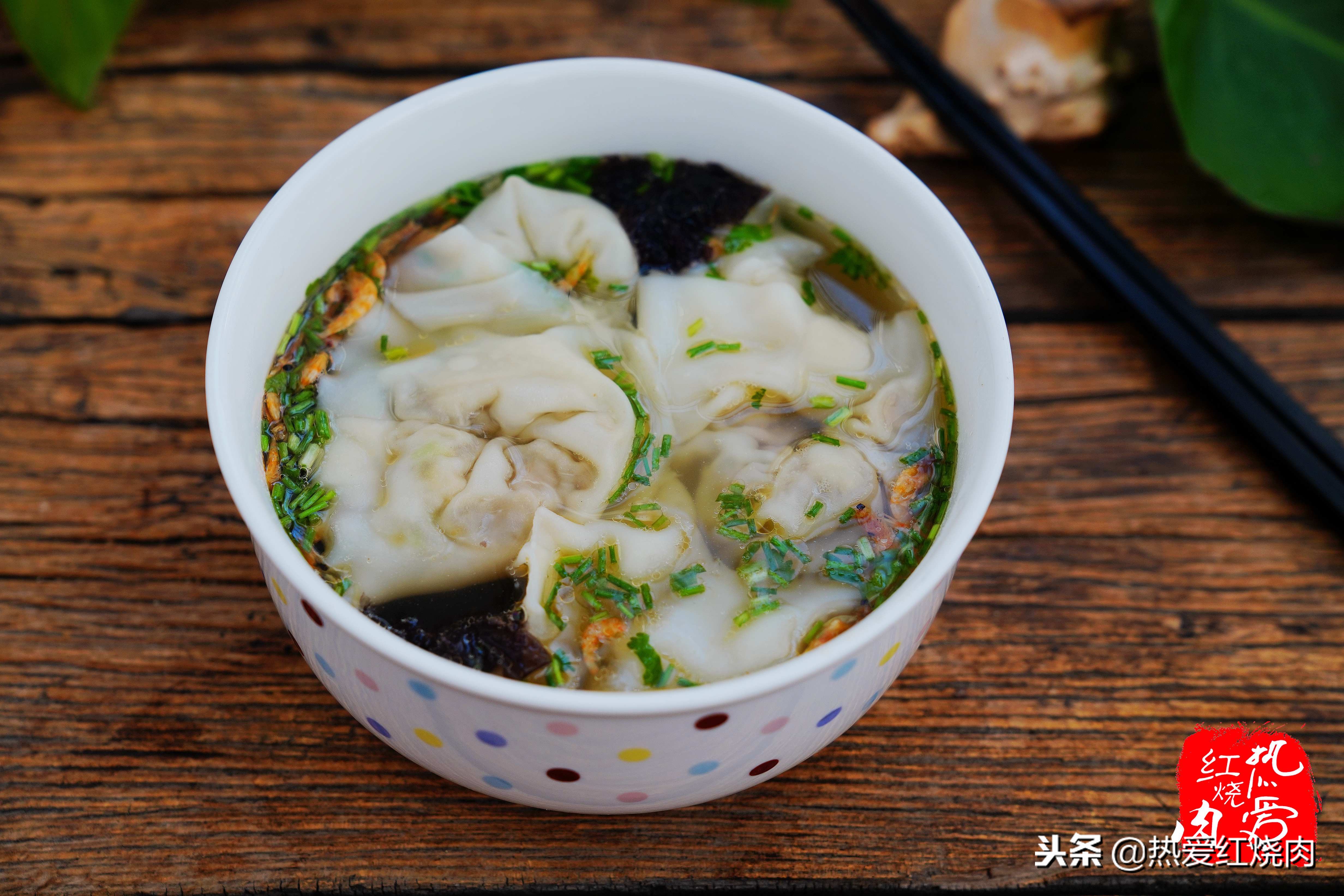 馄饨馅儿怎么做才能最好吃,馄饨店里需要给客人准备什么调料