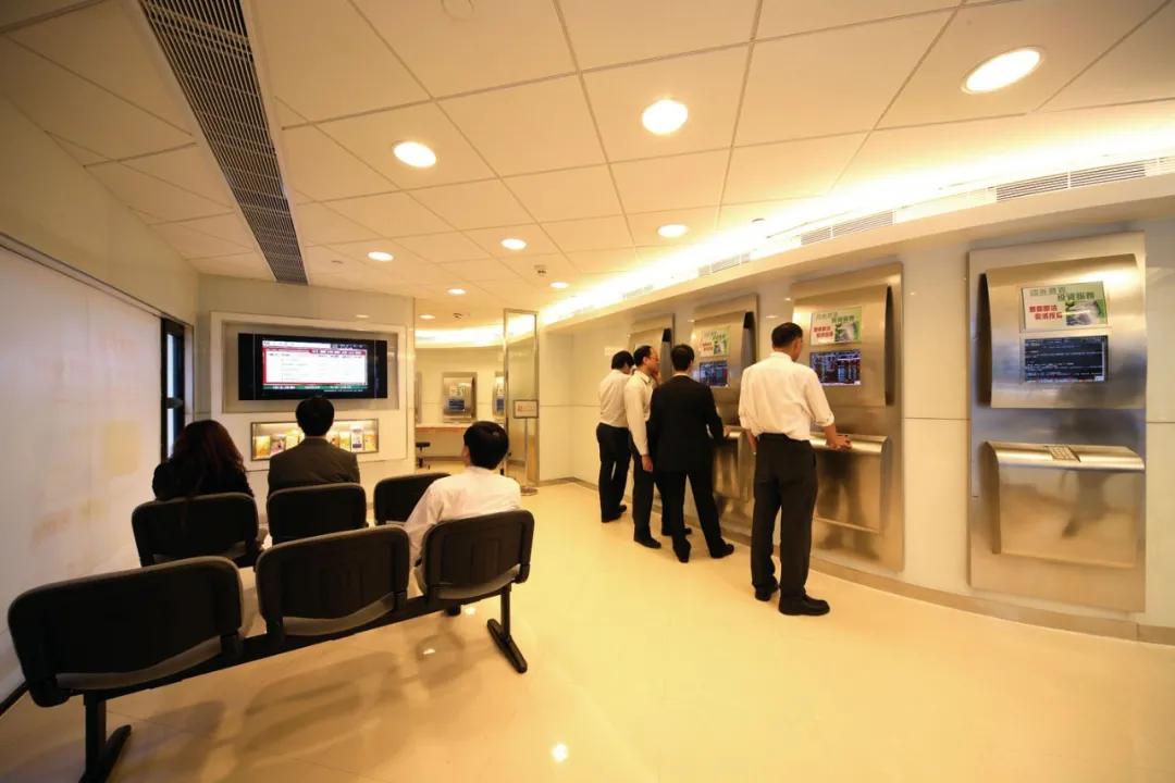 银行外包程序员二本学历,银行外包it程序员工作状态