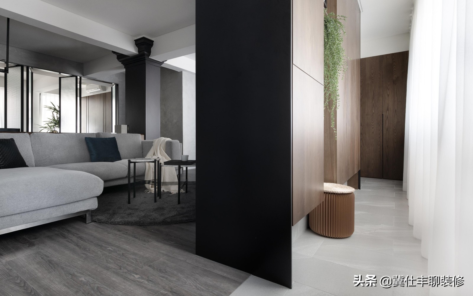 庭院玻璃隔断门效果图,高级感玻璃隔断墙强烈推荐