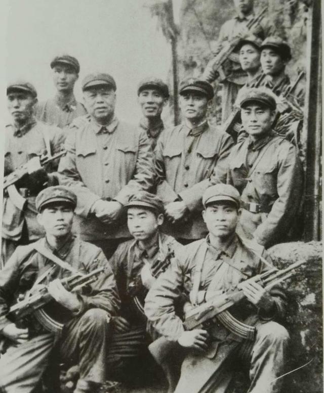 1962年晋衔的开国大校中，仅3人1988年晋升中将，经历堪称传奇