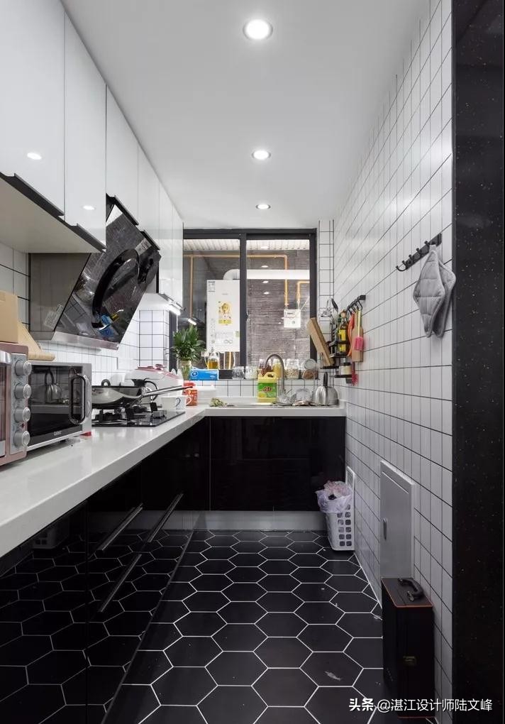 厨房贴网红小白砖好看吗,800x800瓷砖上墙厨房好看吗