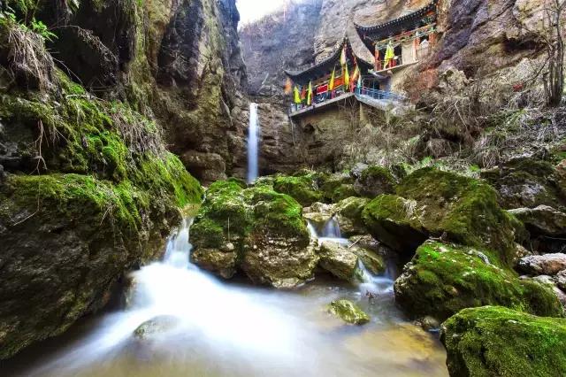 绿色和政春深夏浅风光好山美花浓待君来