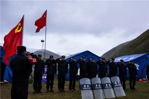 80后的警察已40岁了,80岁老民警