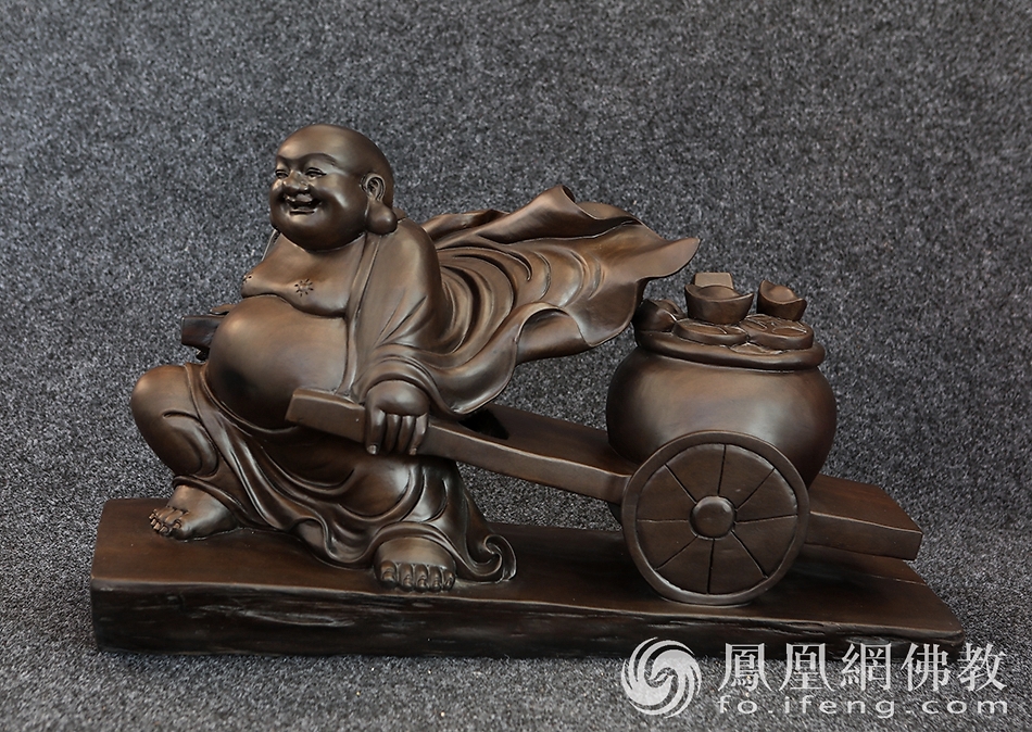 桐柏山木雕博物馆弥勒佛雕像,桐柏木雕博物馆龙的雕像