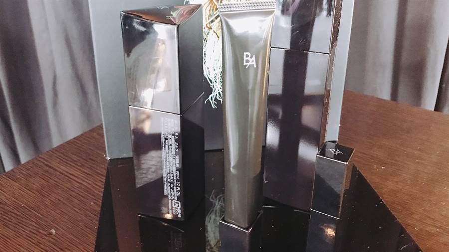 贵妇顶级BA黑瓶又添新的生力军，这次是全能眼霜，一擦保证回不去