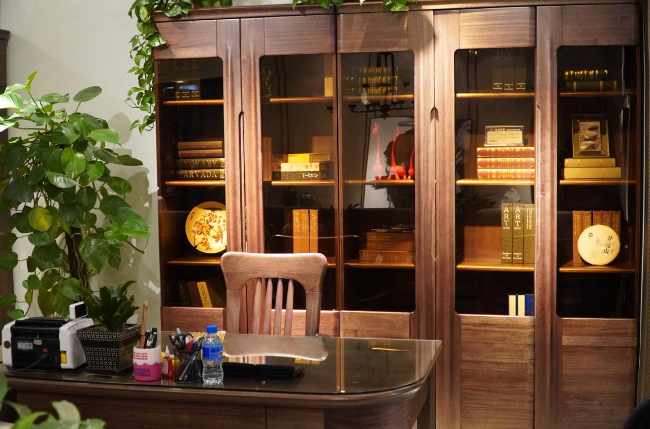 得胜家居,得胜家居世纪城店民宿原木