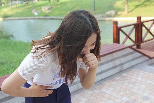 咳出白痰黄痰黑痰是什么情况,咳出黑痰和吸烟有关吗