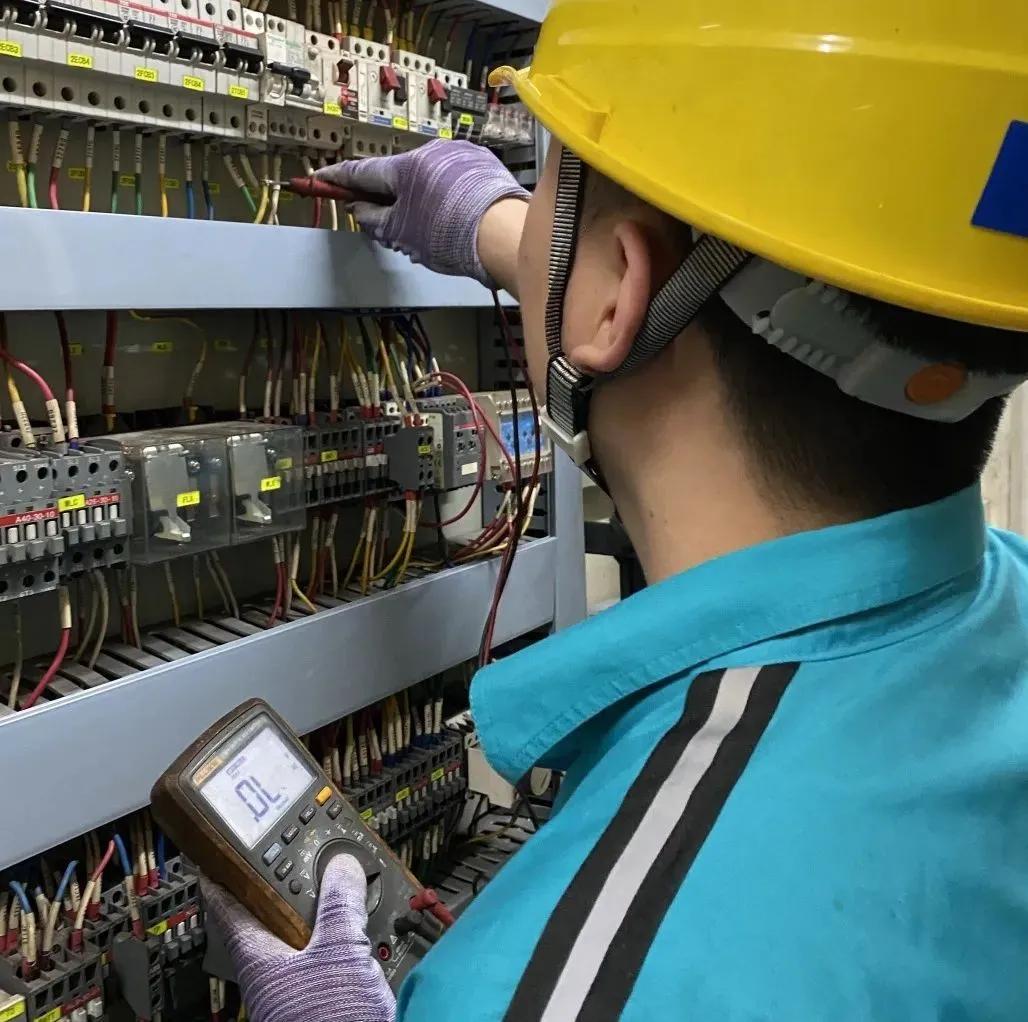 你了解夜班吗？快来看山东港口日照港集发公司运维工程师的夜班日常