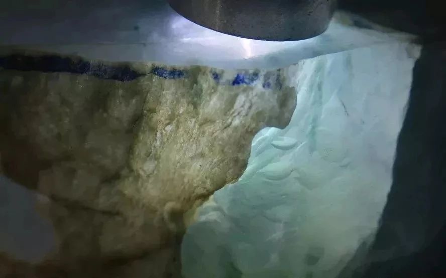 翡翠高冰小料值得买吗,高冰翡翠原石小料价格