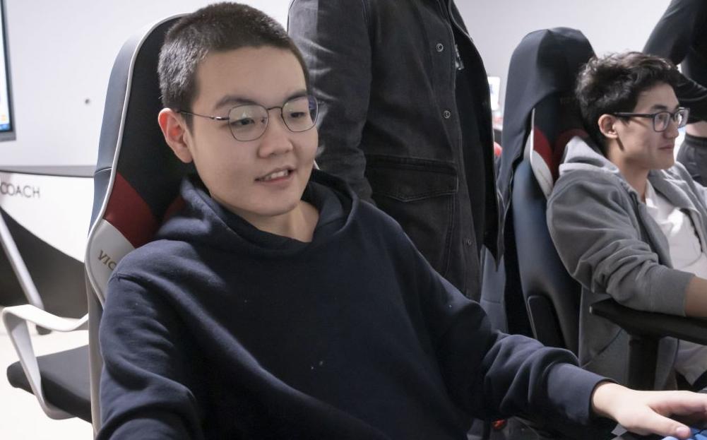 uzi退役拳头官方发文,uzi退役仪式各大主播