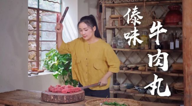 “阿盆姐”让世界迷上了云南，来认识一下这位90后云南妹子的生活